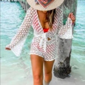 NWOT Amaryllis Beach Chic Romper Cover Up - White - Size Large